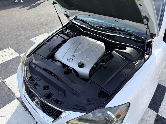 2011 Lexus IS 350C 2dr Convertible - 22938099 - 19
