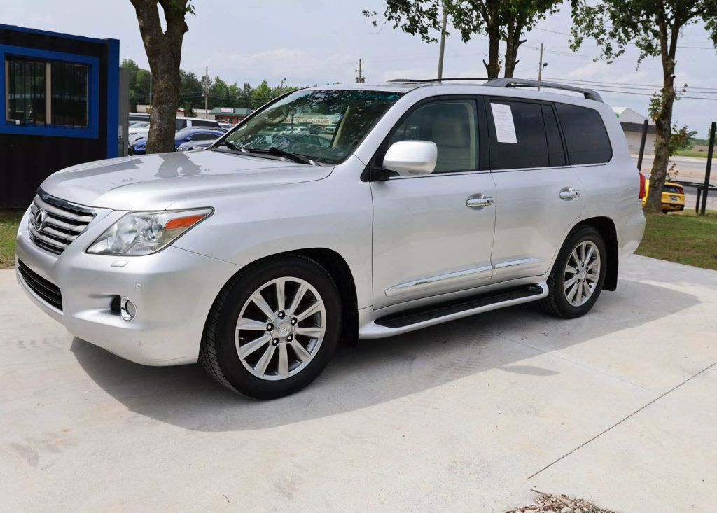 2011 Lexus LX 570 photo 2