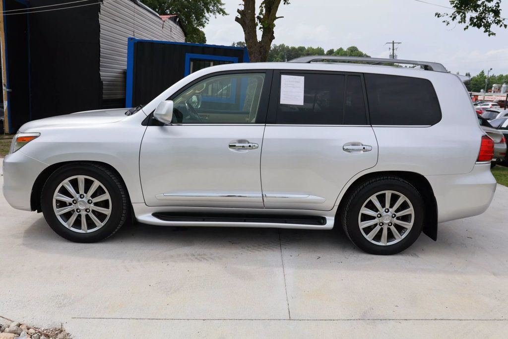 2011 Lexus LX 570 photo 3
