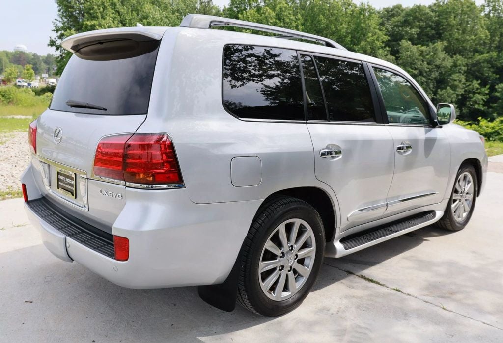 2011 Lexus LX 2011 LX 570, V8, NAVI, MARK LEVINSON, 3RD ROW, SUNROOF, HID LTS! - 22835219 - 7