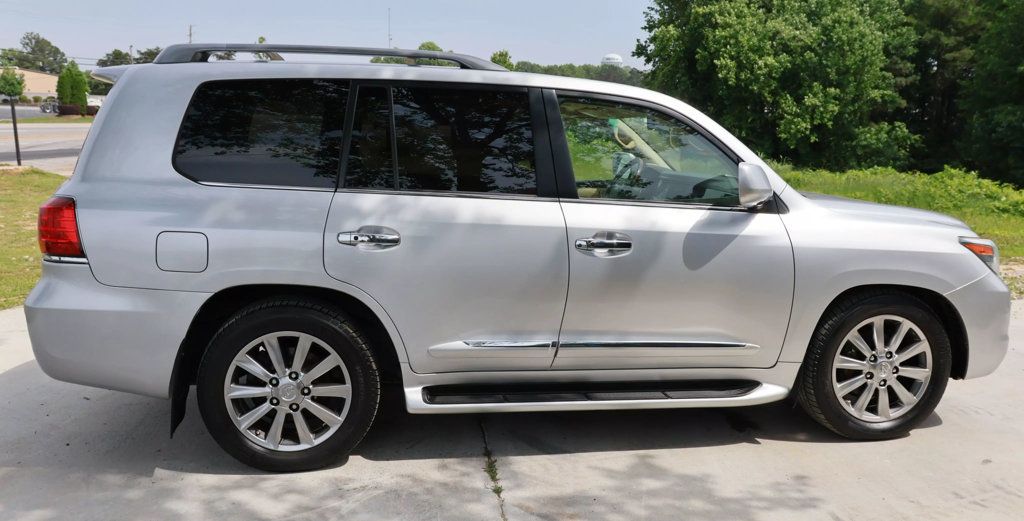 2011 Lexus LX 2011 LX 570, V8, NAVI, MARK LEVINSON, 3RD ROW, SUNROOF, HID LTS! - 22835219 - 8