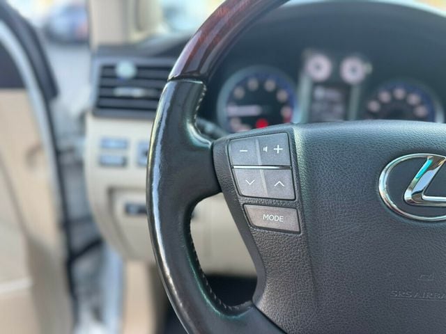 2011 Lexus LX 570  - 22985268 - 11