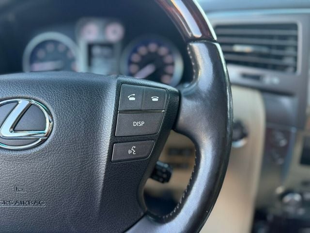 2011 Lexus LX 570  - 22985268 - 12