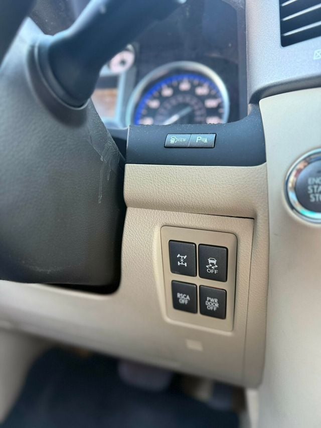 2011 Lexus LX 570  - 22985268 - 19