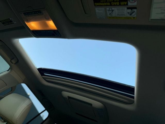 2011 Lexus LX 570  - 22985268 - 24