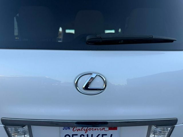 2011 Lexus LX 570  - 22985268 - 27