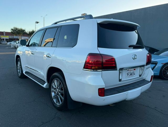 2011 Lexus LX 570  - 22985268 - 5