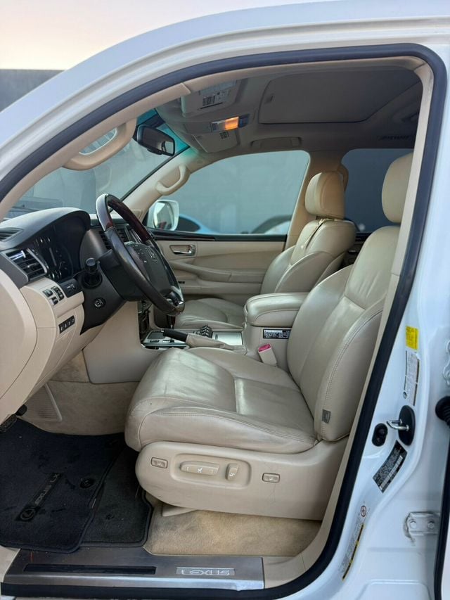 2011 Lexus LX 570  - 22985268 - 6