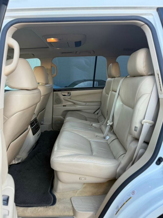 2011 Lexus LX 570  - 22985268 - 7