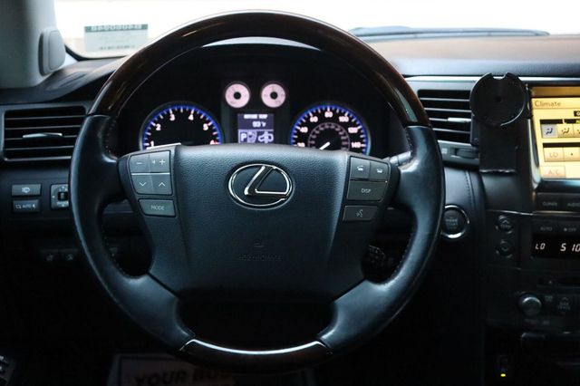2011 Lexus LX 570  - 23096806 - 31