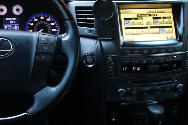 2011 Lexus LX 570  - 23096806 - 33