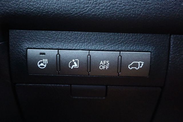 2011 Lexus LX 570  - 23096806 - 39