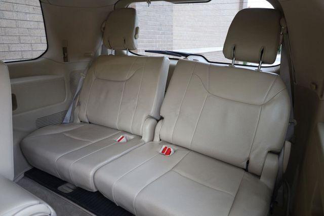 2011 Lexus LX 570  - 23101482 - 24