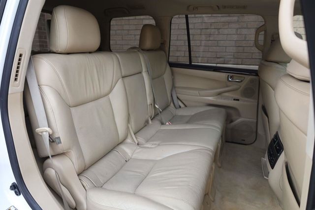 2011 Lexus LX 570  - 23101482 - 28