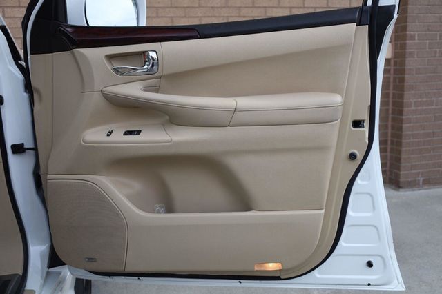 2011 Lexus LX 570  - 23101482 - 29