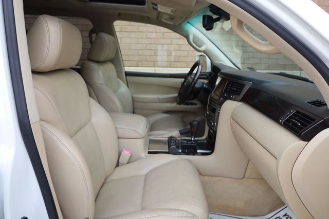 2011 Lexus LX 570  - 23101482 - 30
