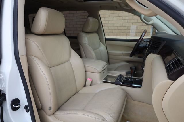 2011 Lexus LX 570  - 23101482 - 31