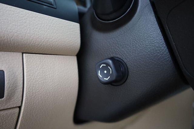 2011 Lexus LX 570  - 23101482 - 38
