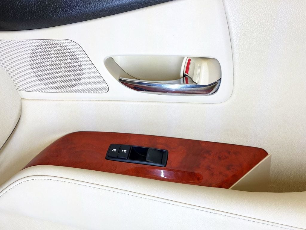 2011 Lexus RX 350 AWD 4dr - 22942348 - 44