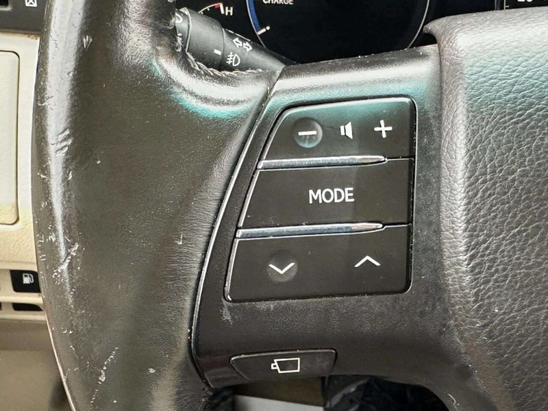 2011 Lexus RX 450h Base AWD 4dr SUV - 22981240 - 32