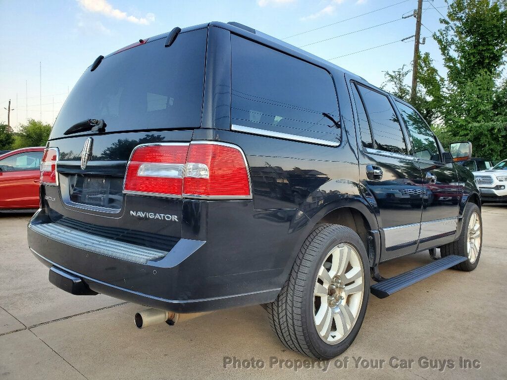 2011 Lincoln Navigator 4WD 4dr - 22838597 - 18