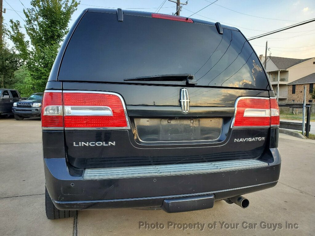 2011 Lincoln Navigator 4WD 4dr - 22838597 - 21