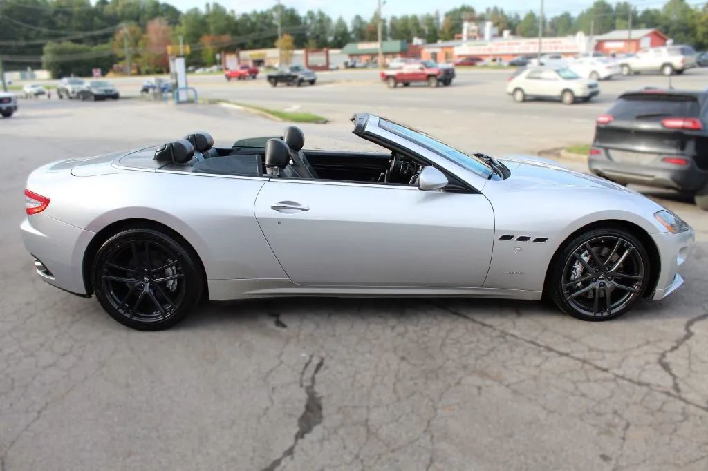 2011 Maserati GranTurismo Convertible 2dr - 23035580 - 11
