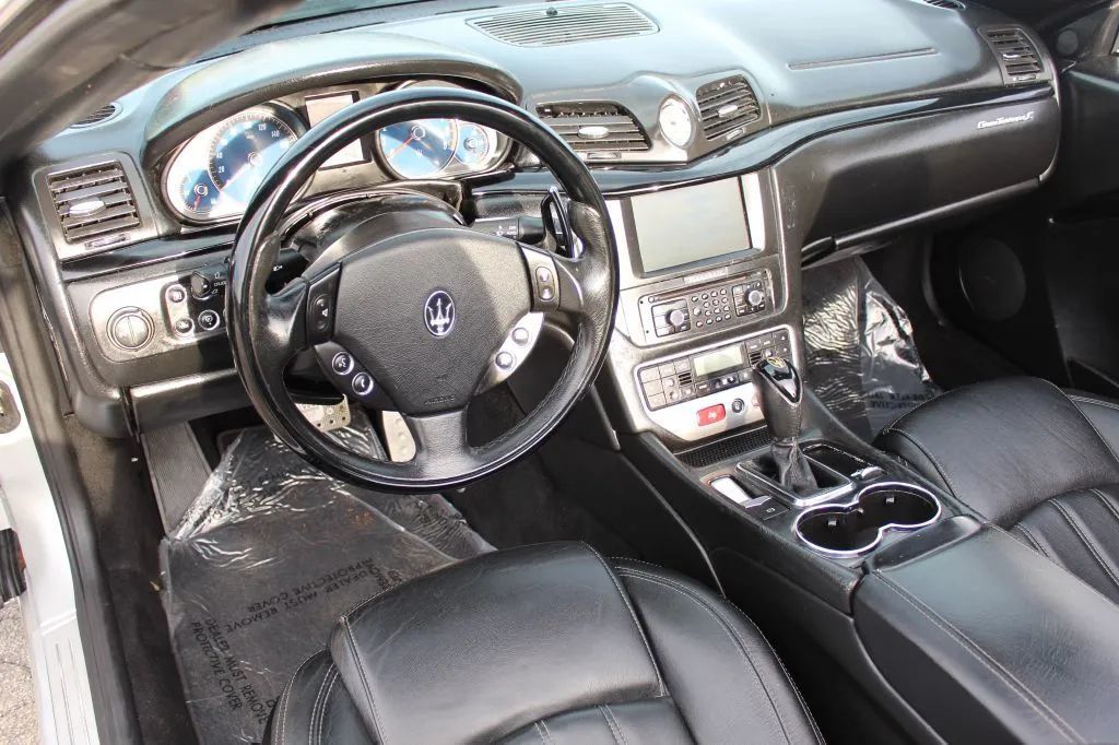 2011 Maserati GranTurismo Convertible 2dr - 23035580 - 24