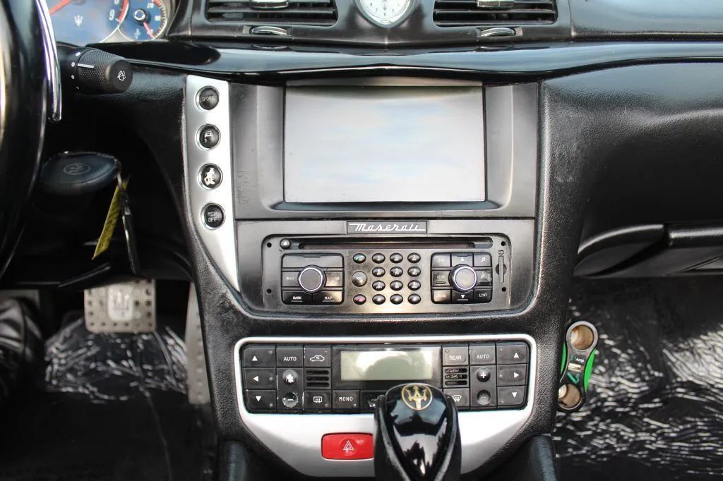2011 Maserati GranTurismo Convertible 2dr - 23035580 - 31