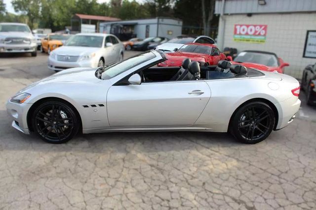 2011 Maserati GranTurismo Convertible CONVERTIBLE, PININFARINA, XENONS, CLEAN CARFAX, 20" WHEELS!!! - 22470257 - 3