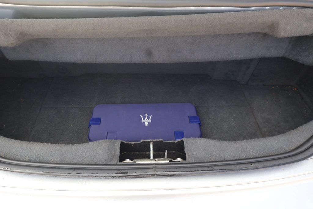 2011 Maserati GranTurismo Convertible CONVERTIBLE, PININFARINA, XENONS, CLEAN CARFAX, 20" WHEELS!!! - 22470257 - 60