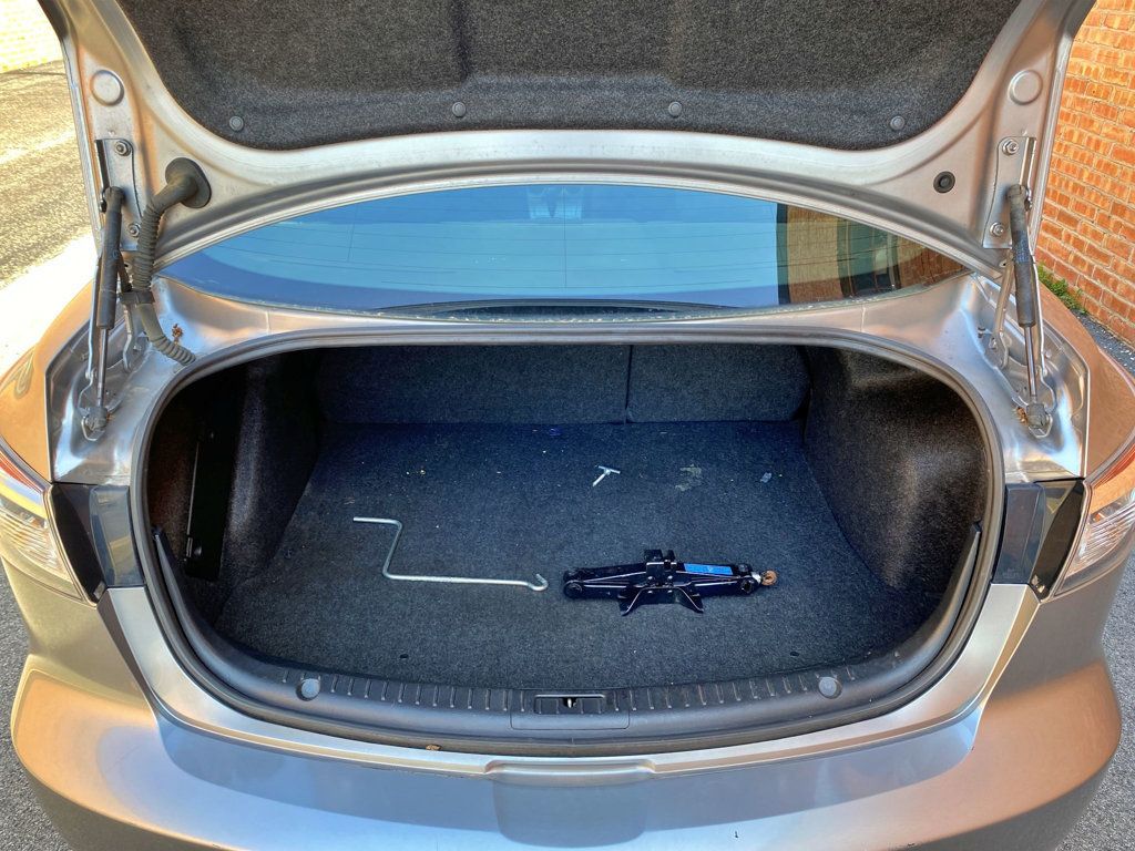 2011 Mazda Mazda3 4dr Sedan Automatic i Sport - 23009726 - 12