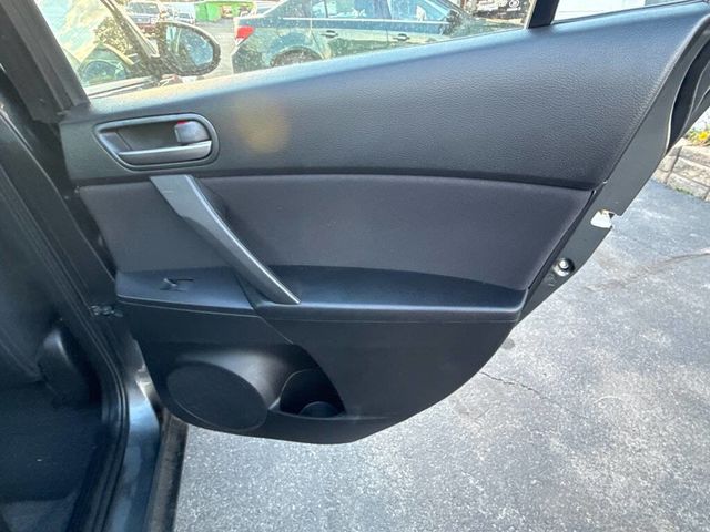 2011 Mazda Mazda3 4dr Sedan Automatic i Touring - 22910502 - 28