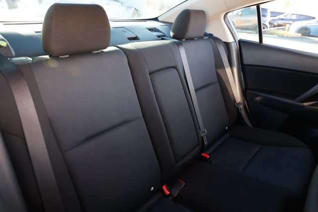 2011 Mazda Mazda3 4dr Sedan Automatic i Touring - 22974527 - 16