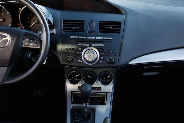 2011 Mazda Mazda3 4dr Sedan Automatic i Touring - 22974527 - 36