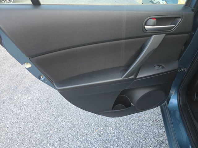 2011 Mazda Mazda3 4dr Sedan Manual i Touring - 23070872 - 12