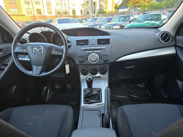2011 Mazda Mazda3 4dr Sedan Manual i Touring - 23070872 - 16
