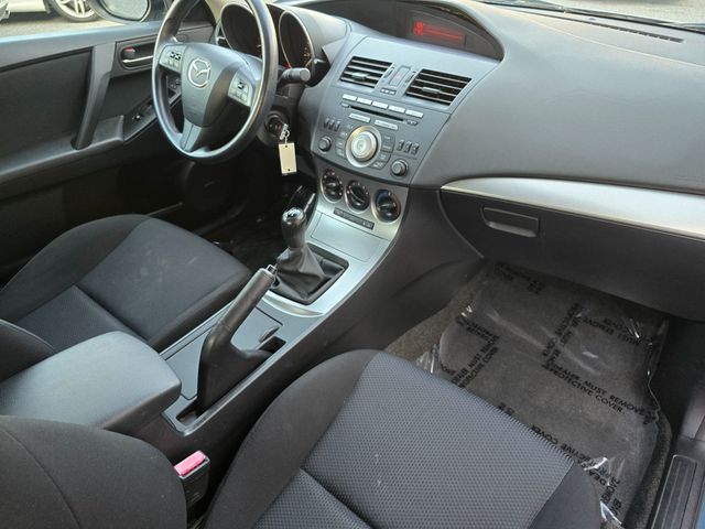 2011 Mazda Mazda3 4dr Sedan Manual i Touring - 23070872 - 18