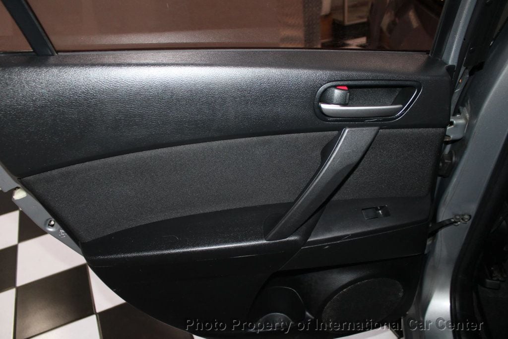 2011 Mazda Mazda3 4dr Sedan Manual i Touring - 22921847 - 17