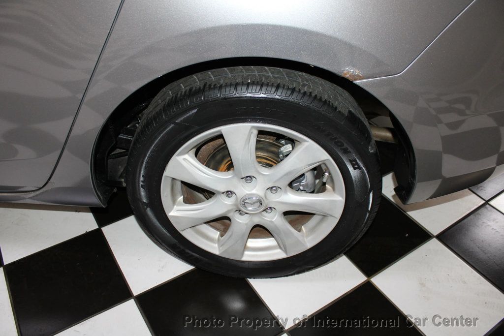 2011 Mazda Mazda3 4dr Sedan Manual i Touring - 22921847 - 32