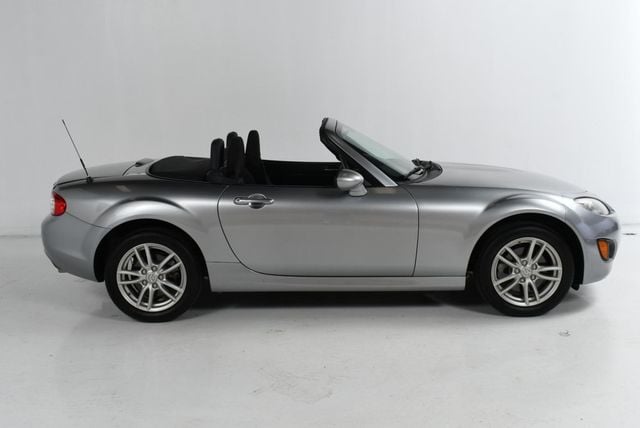 2011 Mazda MX-5 Miata 2dr Convertible Manual Sport - 22486221 - 7