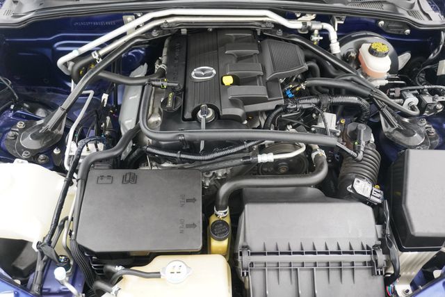 2011 Mazda MX-5 Miata 2dr Convertible PRHT Automatic Grand Touring - 23013773 - 28