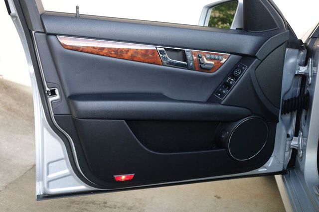 2011 Mercedes-Benz C-Class C300 - 23052444 - 11
