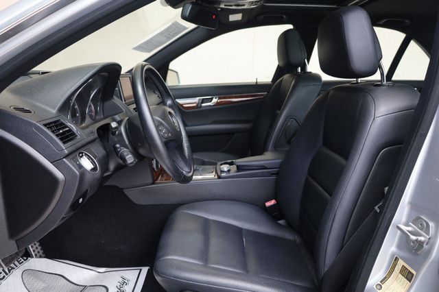 2011 Mercedes-Benz C-Class C300 - 23052444 - 24