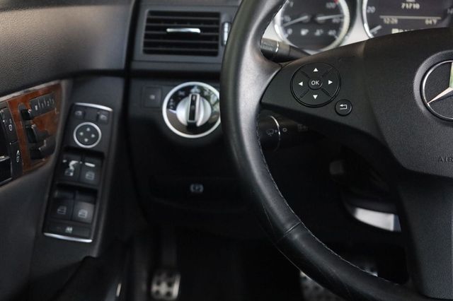 2011 Mercedes-Benz C-Class C300 - 23052444 - 28