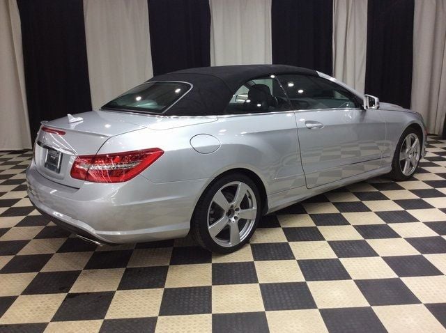 2011 Mercedes-Benz E-Class 2dr Cabriolet E 550 RWD - 22724377 - 5