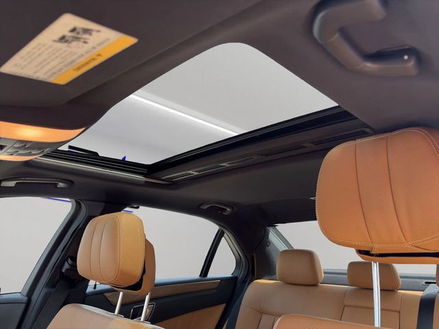 2011 Mercedes-Benz E-Class 4dr Sedan E 550 Sport RWD - 22992644 - 26