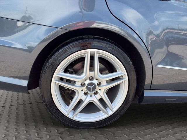 2011 Mercedes-Benz E-Class 4dr Sedan E 550 Sport RWD - 22992644 - 32