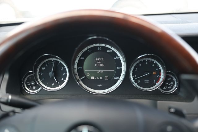 2011 Mercedes-Benz E-Class E 550 2dr Cabriolet E550 RWD - 22997631 - 32