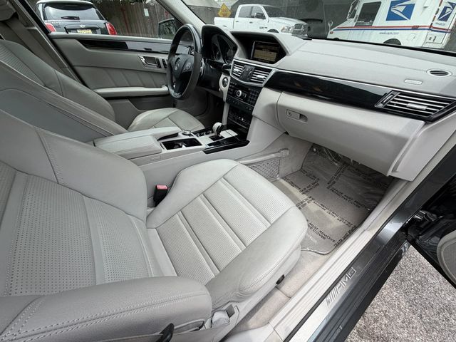 2011 Mercedes-Benz E-Class E63 AMG, SUNROOF, AMG PERFORMANCE PKG, NAVI, DRIVE ASSISTANCE - 23039695 - 10